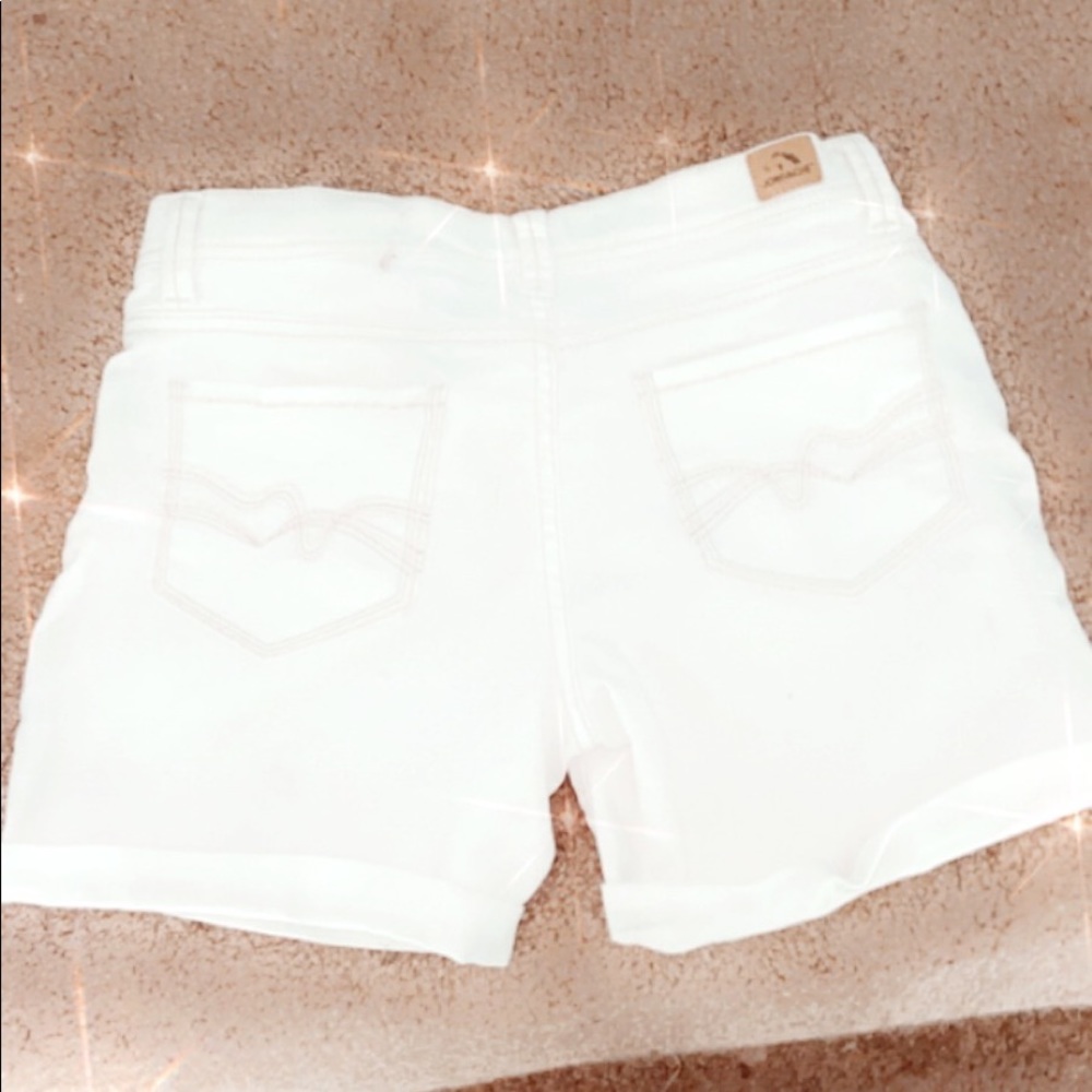 White shorts ‼️
